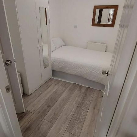 לונדון Double En-Suite Room Available In 3 Bed Apt מראה חיצוני תמונה