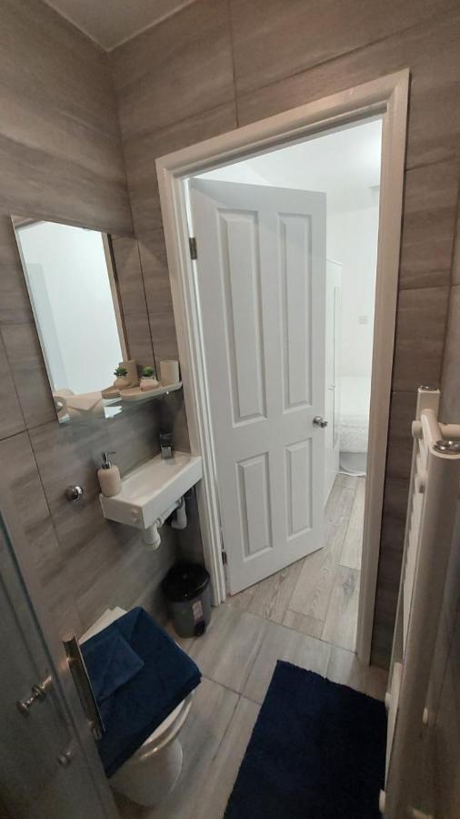 לונדון Double En-Suite Room Available In 3 Bed Apt מראה חיצוני תמונה