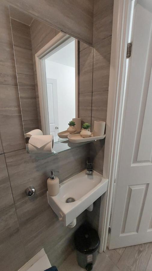 לונדון Double En-Suite Room Available In 3 Bed Apt מראה חיצוני תמונה